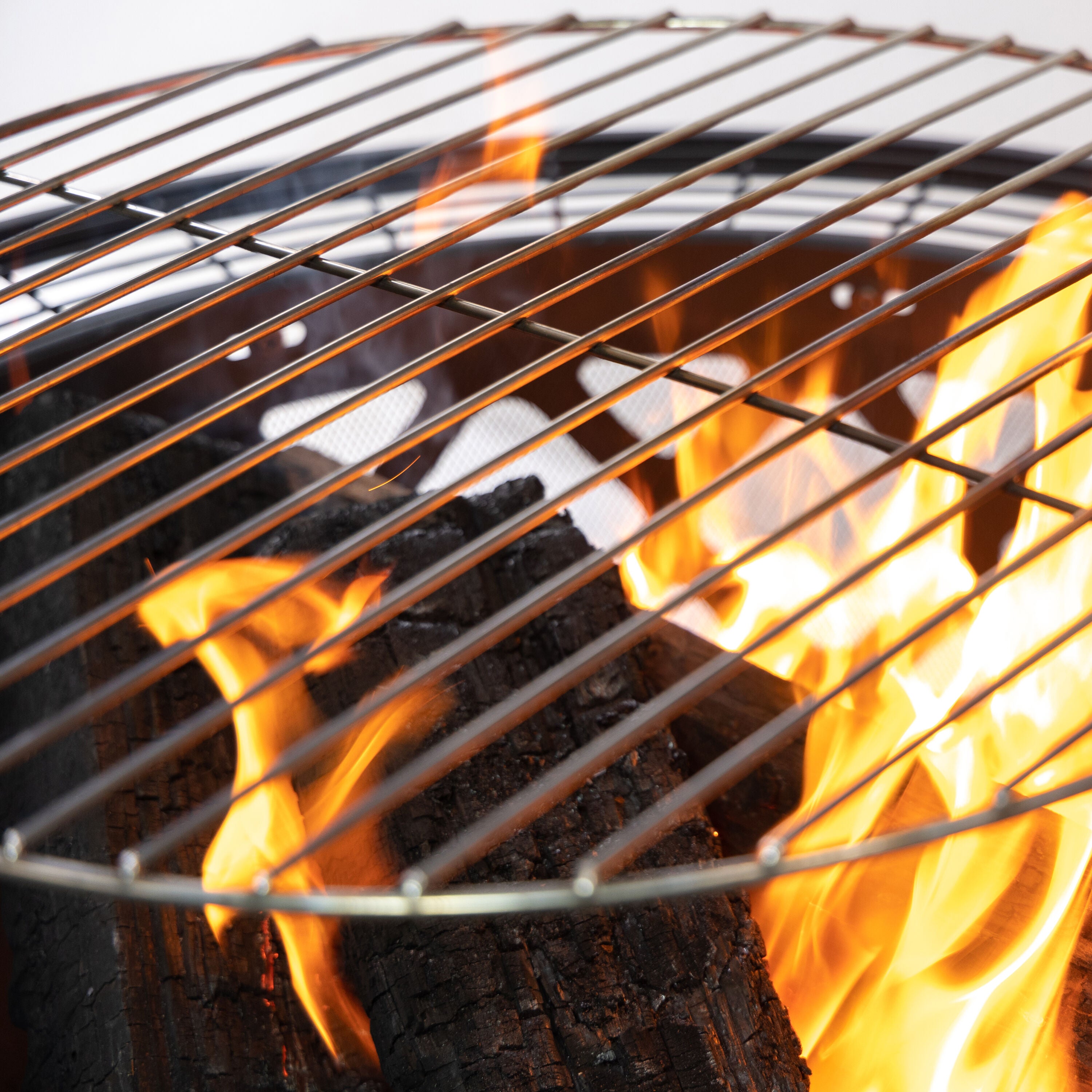 33.1-In W Steel round Portable Wood-Burning Fire Pit