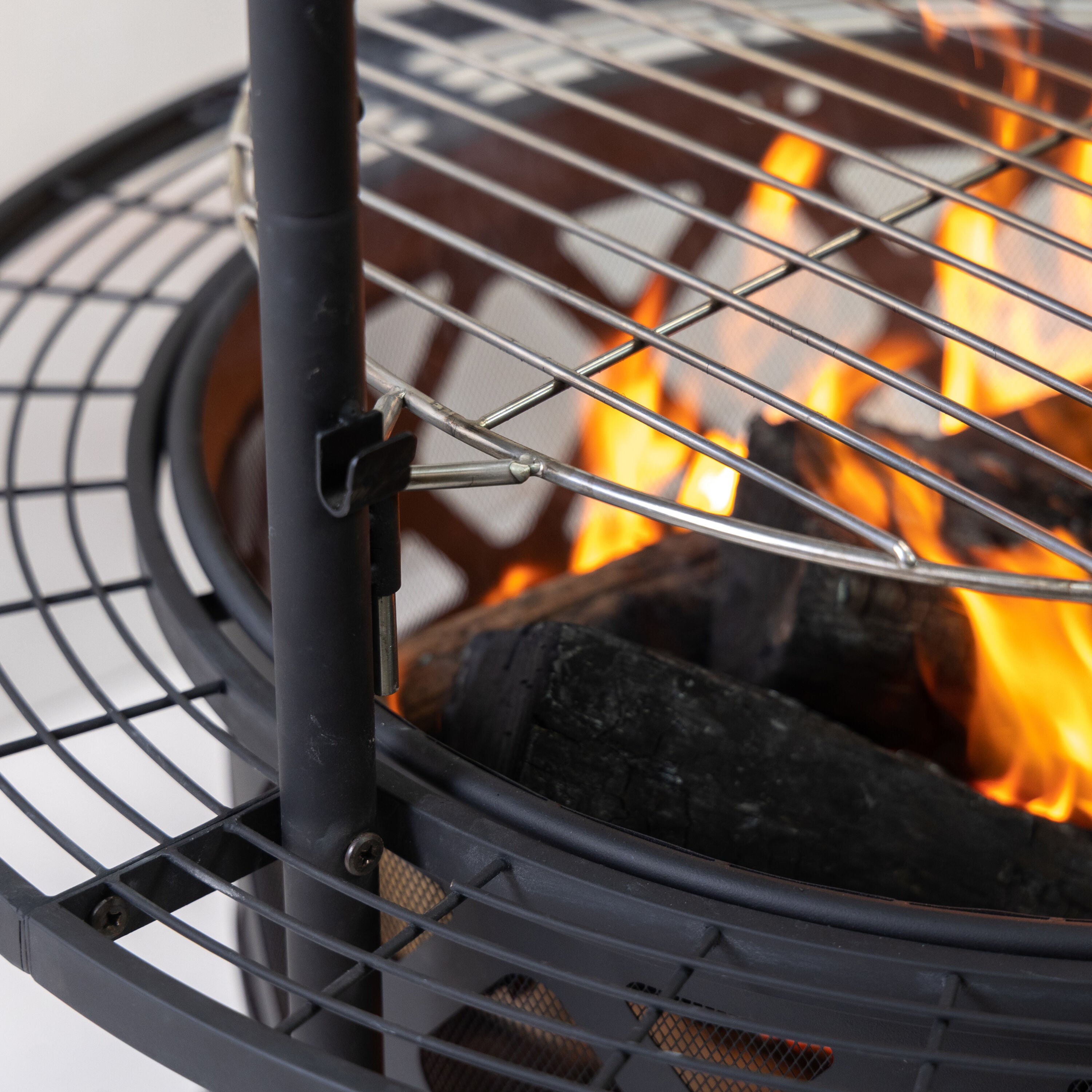 33.1-In W Steel round Portable Wood-Burning Fire Pit